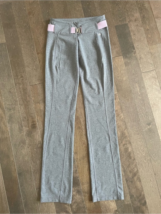 lululemon athletica Pants - Vintage lululemon Gray Pants with Light Pink belt
